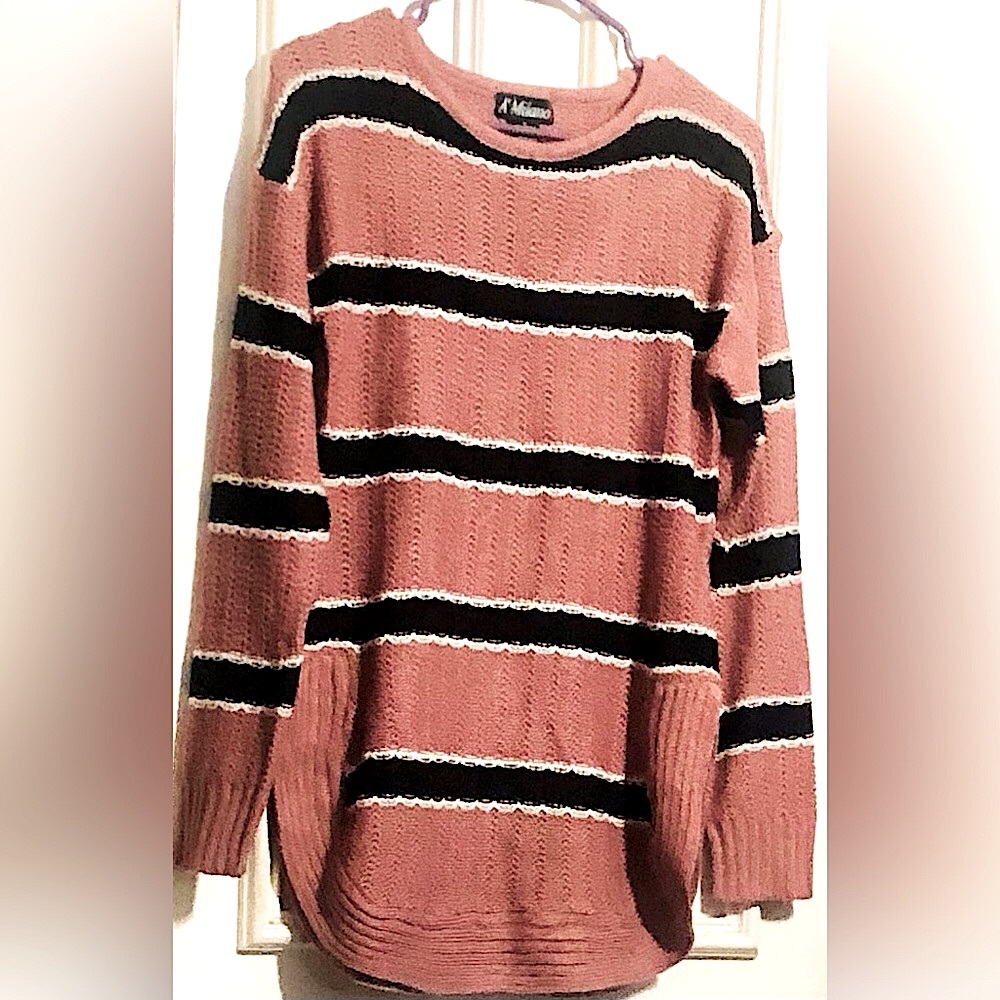 A’Milano brand Sweater Women’s Size Small Long Sleeve